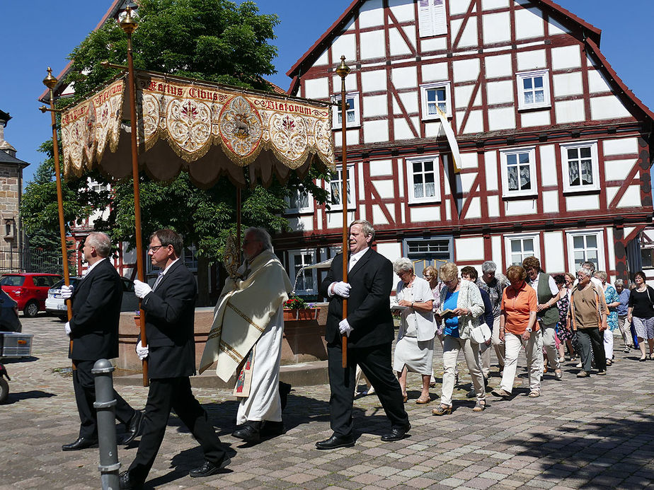 Festgottesdienst zum Kirchweihtag (Foto: Karl-Franz Thiede)